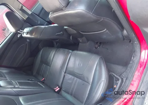 2013 Ford Focus Se z USA, uszkodzony, nr VIN 1FADP3F29DL342788